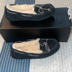UGG Australia Tate moccasin house slipper